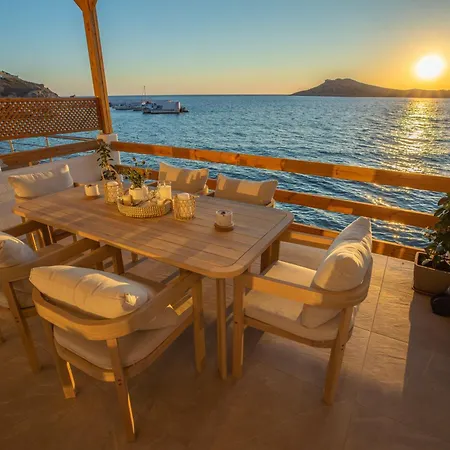 아파트 Seraphina Boutique Beachfront *