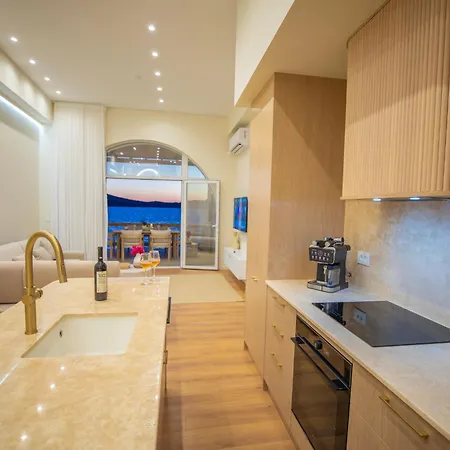아파트 Seraphina Boutique Beachfront Myrties